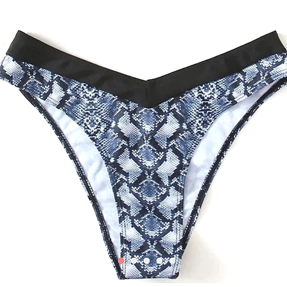 SNAKESKIN PRINT BIKINI - Picture 2 of 7